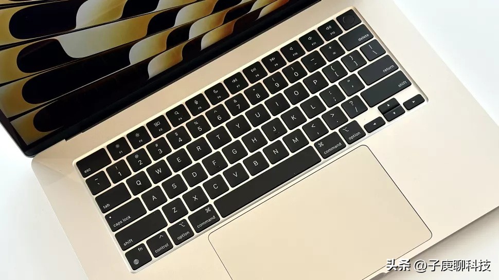 macbookair15英寸屏幕刷新率,macbookair15寸屏幕素质