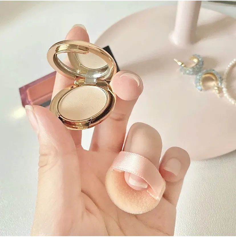 突袭明星翻包,女明星突袭各种现场