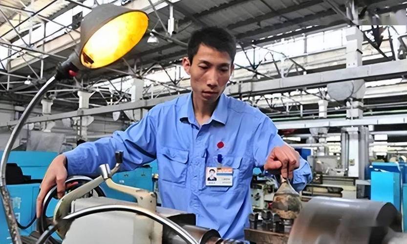 给1000万离开中国!美国开出高价，只为挖走中国一名普通技校生!