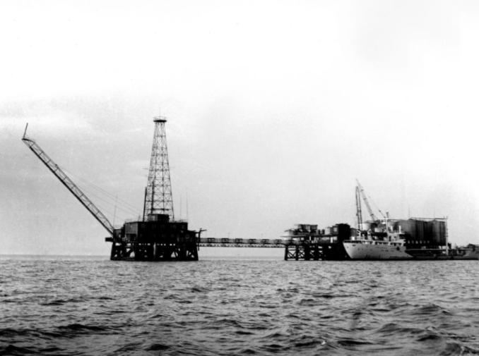 蓝鲸一号开采可燃冰的视频,蓝鲸二号开采了多少可燃冰