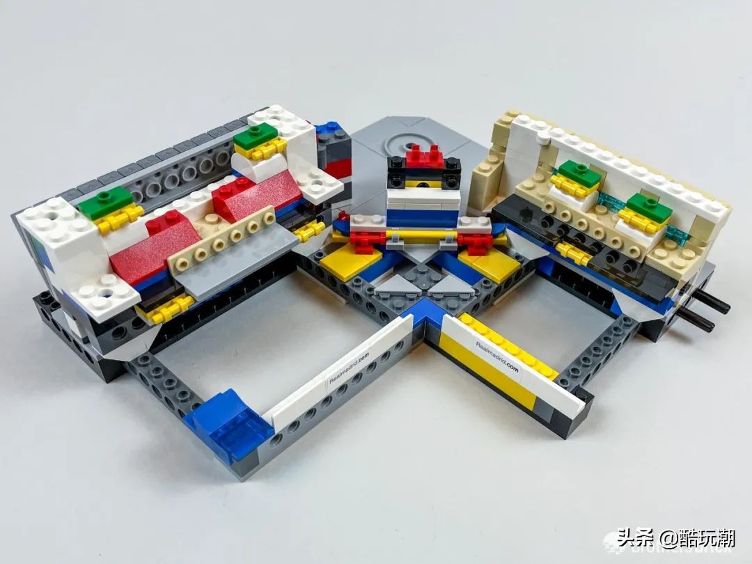 乐高10284诺坎普球场开箱,乐高皇家马德里球场