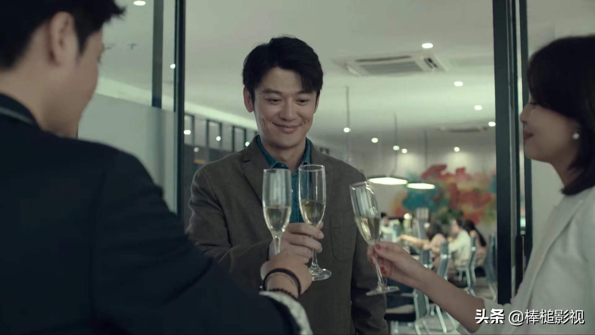 输赢里陈明楷为什么赶走周锐,输赢周锐师父