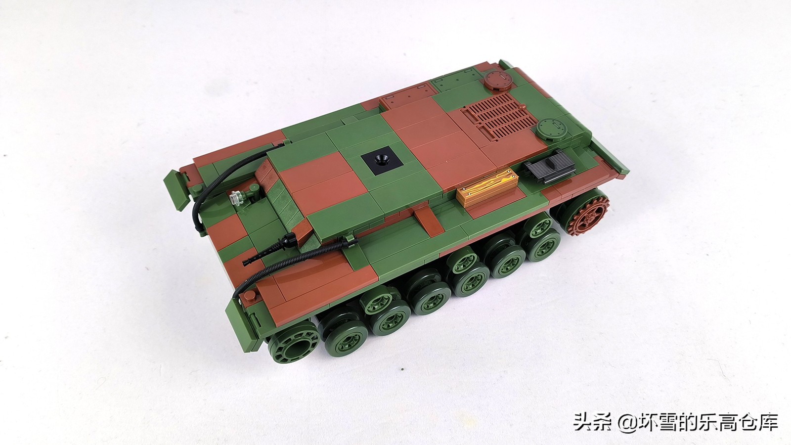 kv-2重型坦克木质拼装,kv1坦克到kv6坦克的进化史