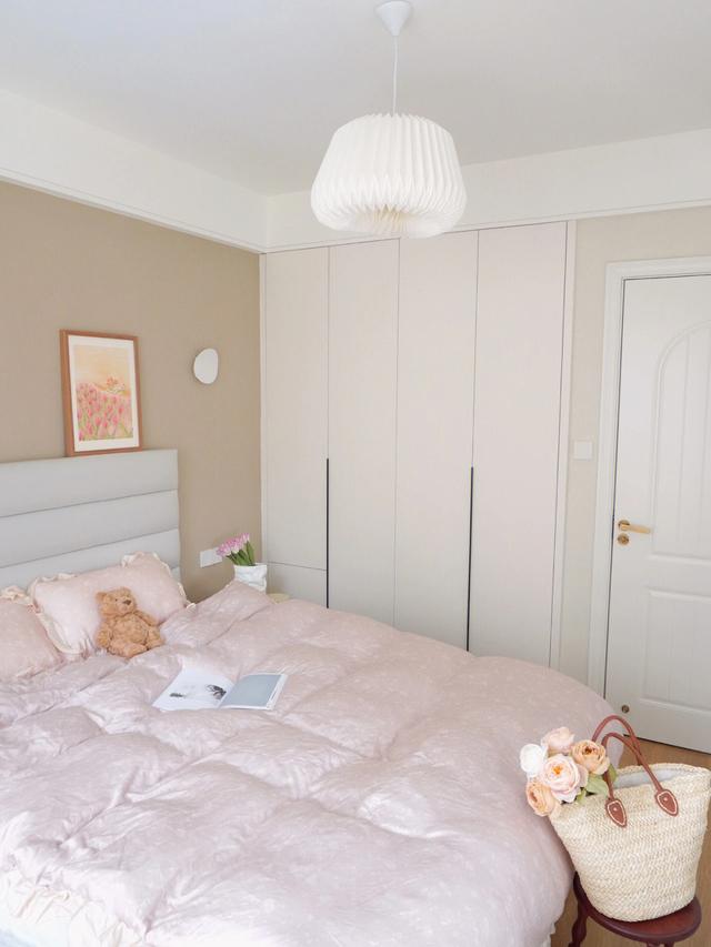 广州一女主的家，凭借“三无装修”走红网络，果然越简约越实用