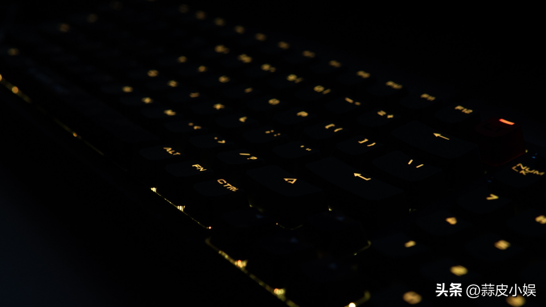 双飞燕键盘t98变速光轴值得买吗,双飞燕t98键盘和y75键盘哪个好