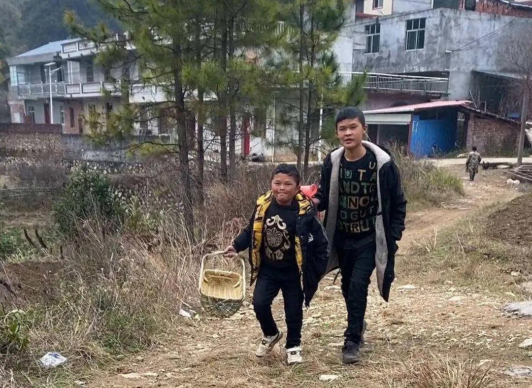 酷似马云的范小勤走红赚了多少钱,酷似马云的江西男童范小勤