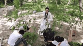 空气骑马、劈叉抱、鸟替，电视剧不敢拍的全景，真的不会笑场吗？