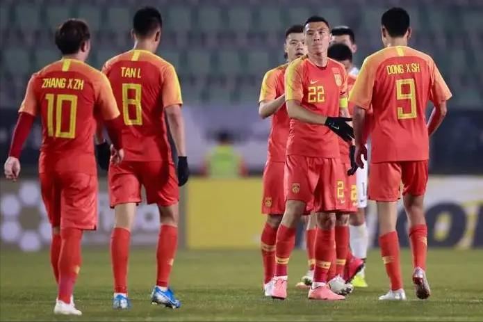 冯巩和巩汉林,冯巩评国足完整版