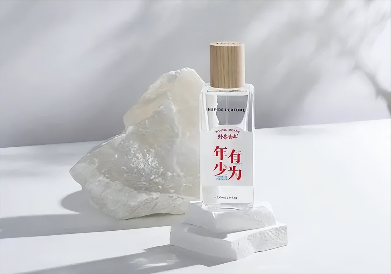 嗅觉经济新蓝海：2022年香氛创新图鉴和护肤品的「气味故事」