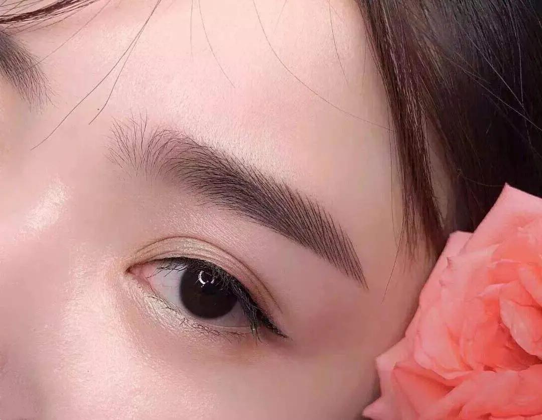 新手攻略：教你眉笔的实用干货，不让你踩雷、掉坑