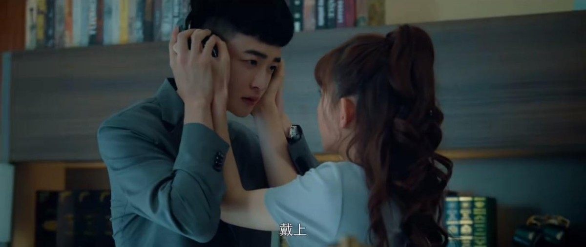 一口气放完全集，当晚霸占飙升榜宝座，国产新剧连刷12集收不住