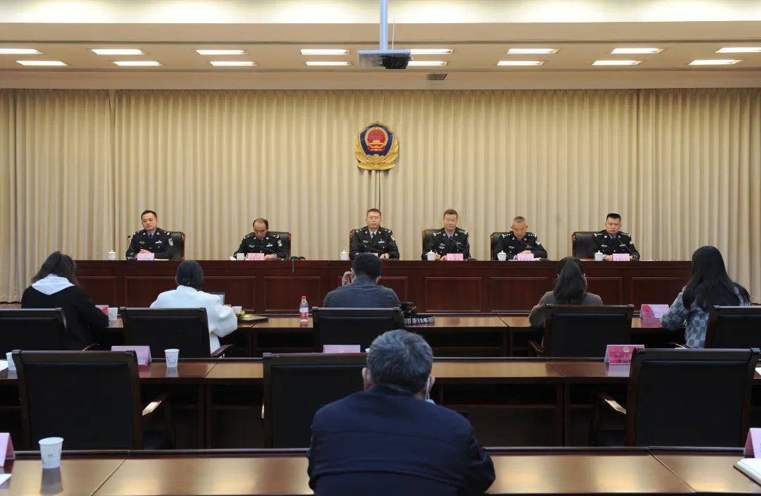 公安心向党护航新征程,公安心向党护航新征程信息简报