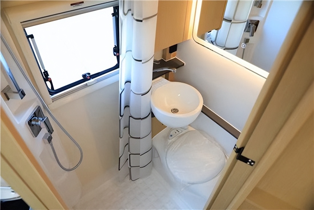 厕所渗水到楼下怎么查渗水点,厕所渗水怎样查找渗水点