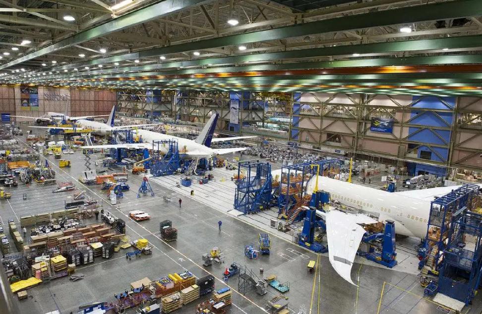 中国c919客机订单与波音对比,美国评价c919客机再获300架订单