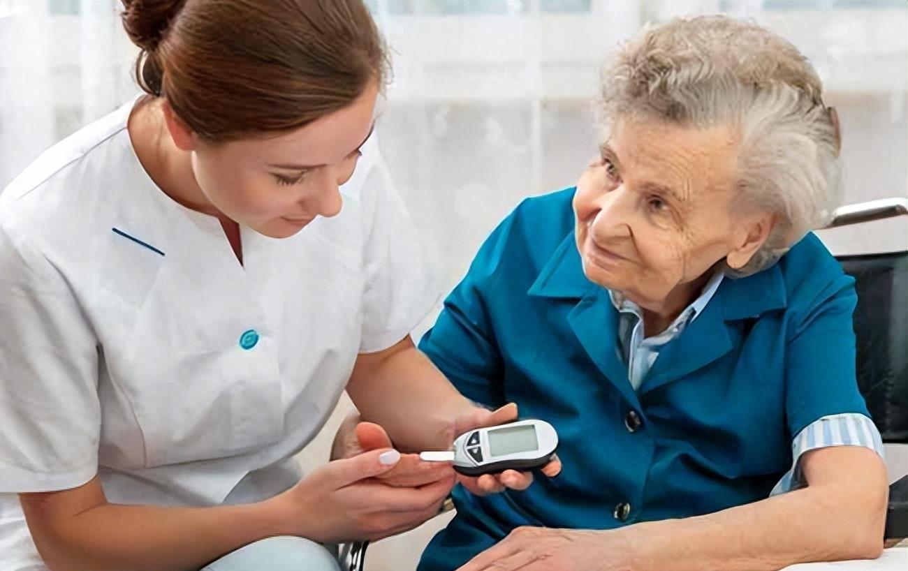 台湾名嘴安乐死视频曝光：家人围坐身旁，喝完药“睡”在儿子怀中