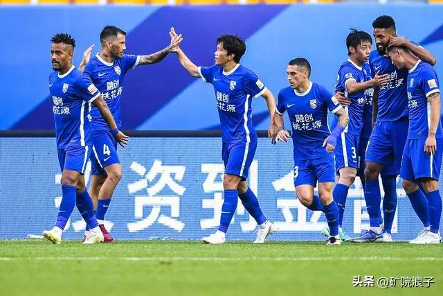 超级杯氛围,超级杯大屏幕