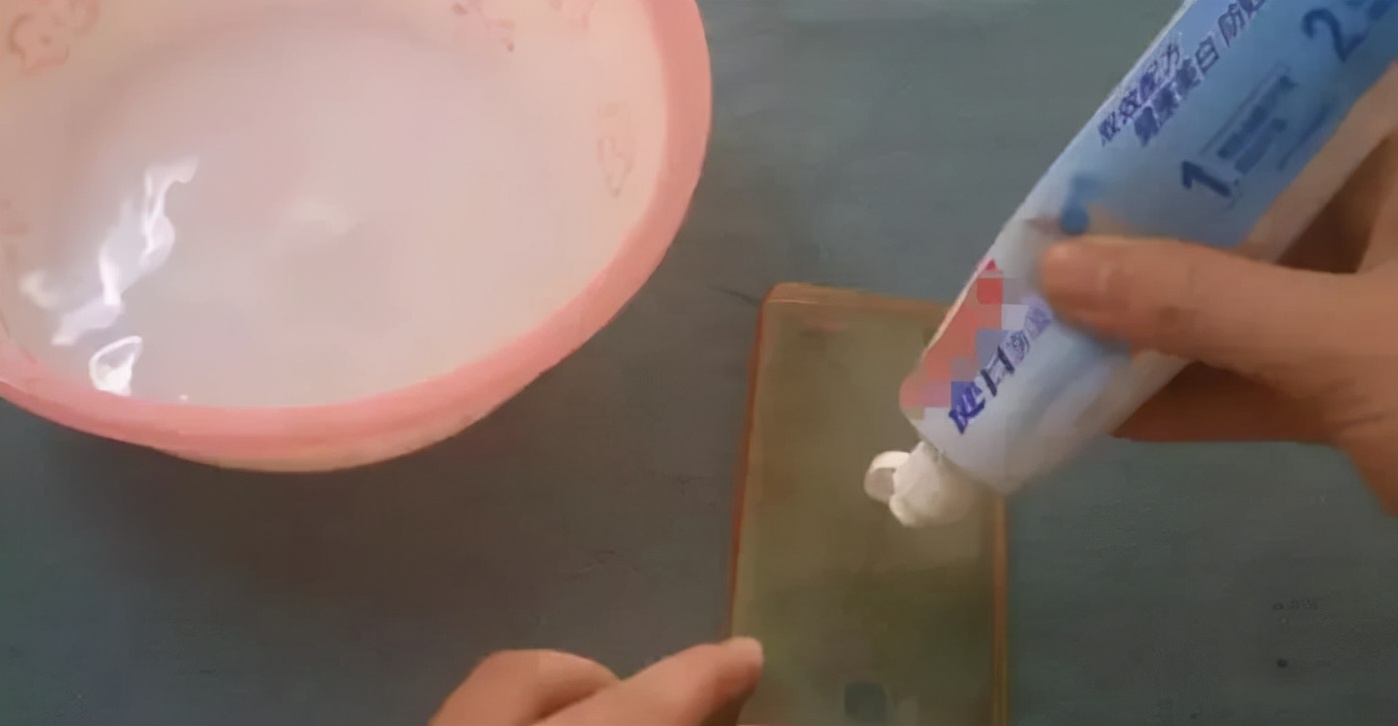 透明手机壳变黄了怎么洗干净,手机壳变黄了怎么洗干净