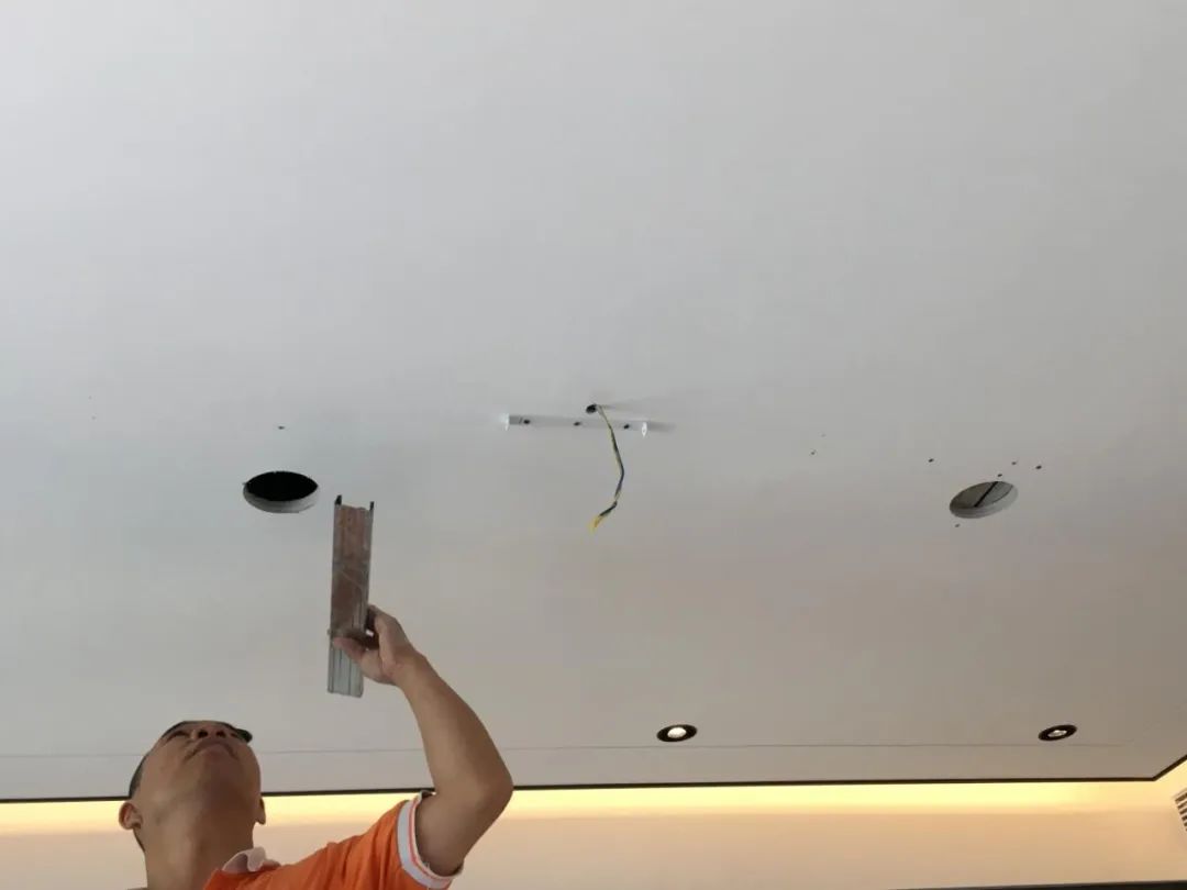 天花孔开大怎么解决,天花板开错孔补洞方法