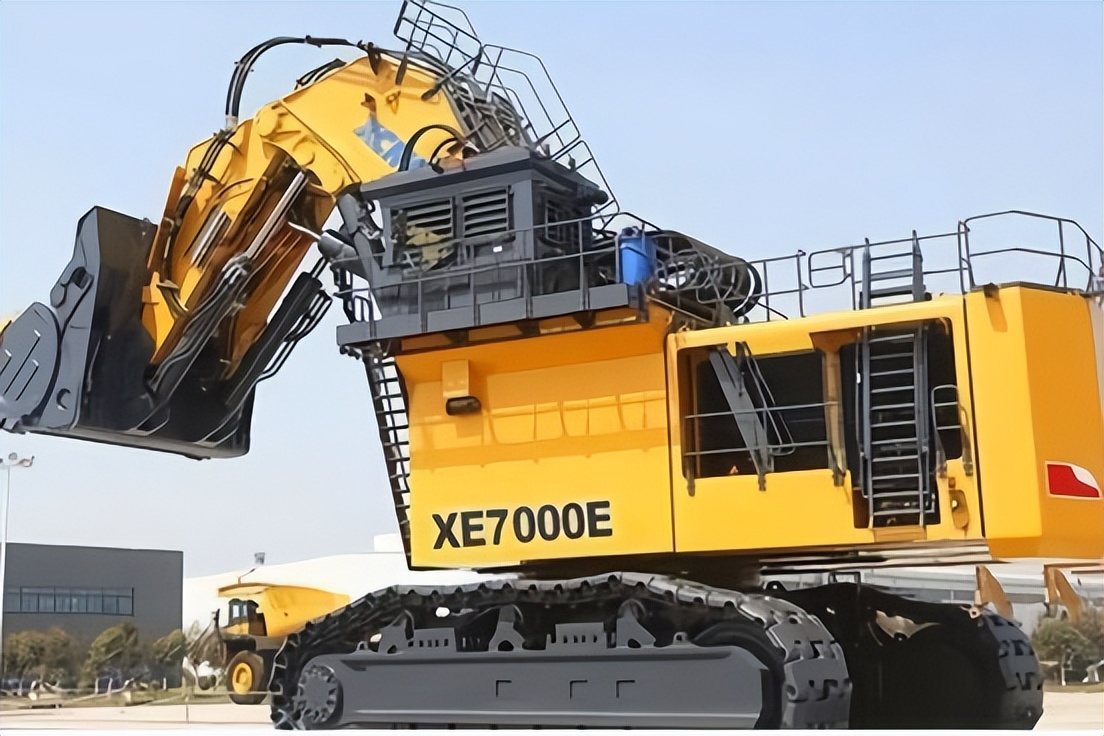 世界上最大的挖机和最长的挖机,日本最大挖掘机