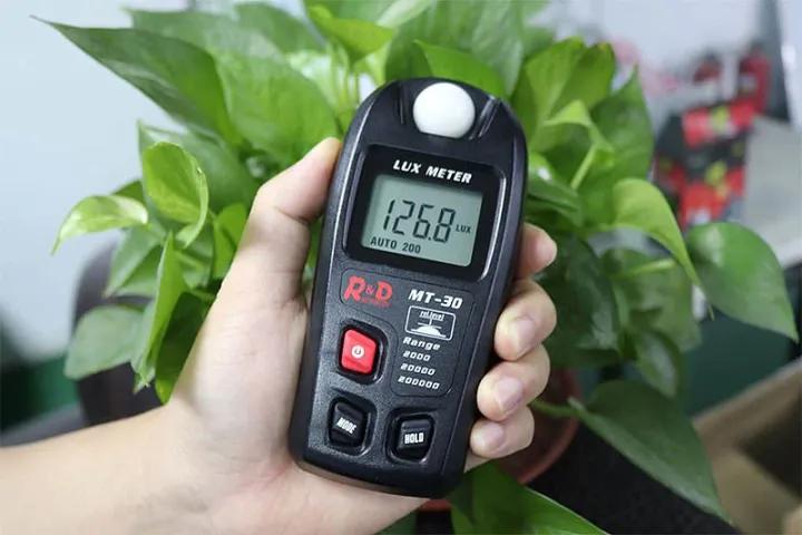 当贝投影仪亮度虚标,cvia流明2000以上投影仪推荐