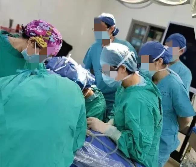 女性腹痛诊断,女子下身检查疼痛难忍