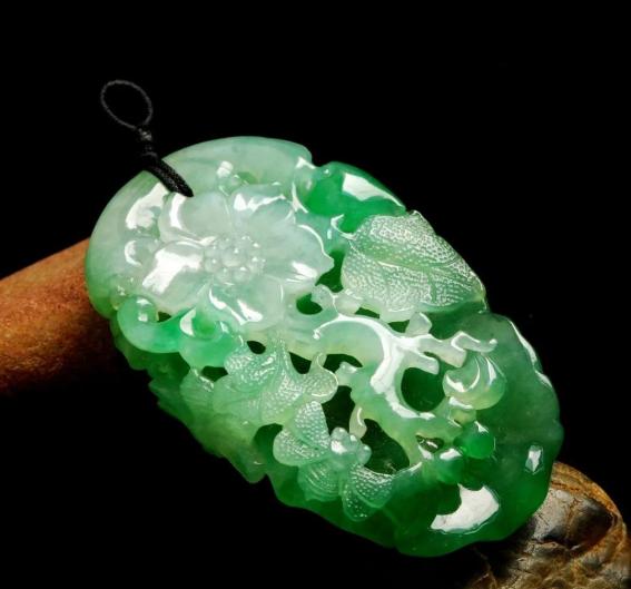 怎么看翡翠珠宝价格,老坑冰种翡翠价格