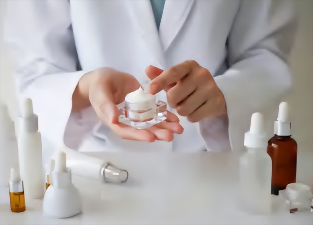 淡妆浓抹总相宜的解释,淡妆浓抹总相宜什么意思