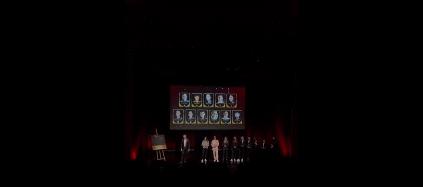 张琳艳海外1战成名首秀狂造5球,亚洲杯夺冠张琳艳和队友合庆祝