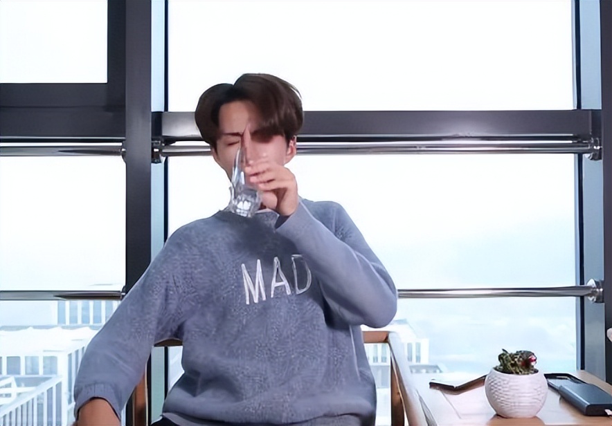 舌有裂纹中医辨证是什么原因,中医裂纹舌该怎么调理