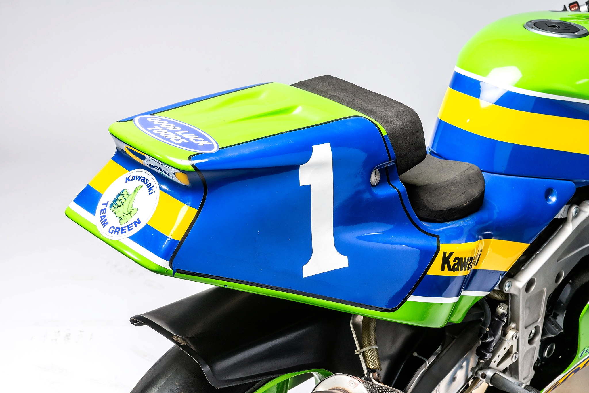 老照片:TT-F3赛车规格的KawasakiZXR-4