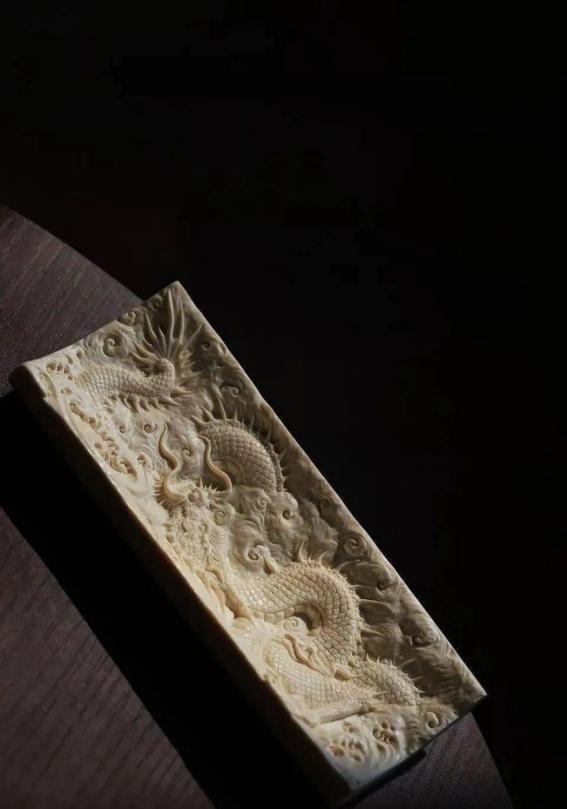 蜜蜡和猛犸哪个收藏价值高,猛犸单个牙收藏价值高吗