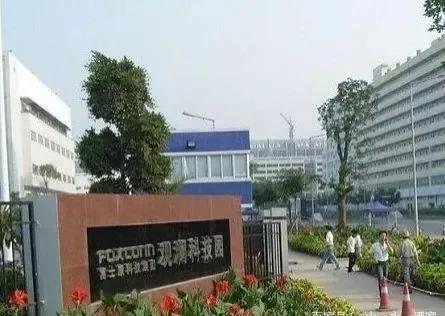 小伙十年打工的经历,小伙在工厂打工的经历视频