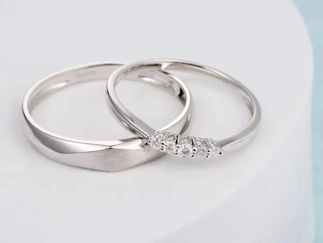 伊莱卡珠宝|三个方法,教你快速选择一款结婚对戒