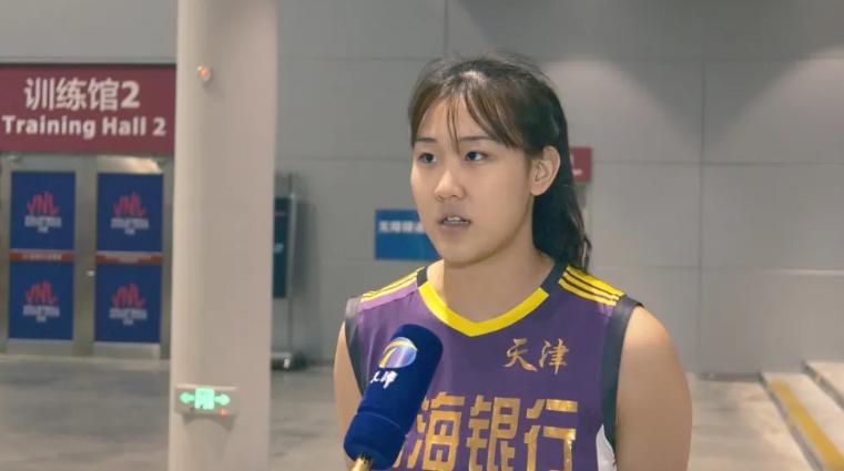 天津女排官宣新的主力副攻,女排18岁新星接应