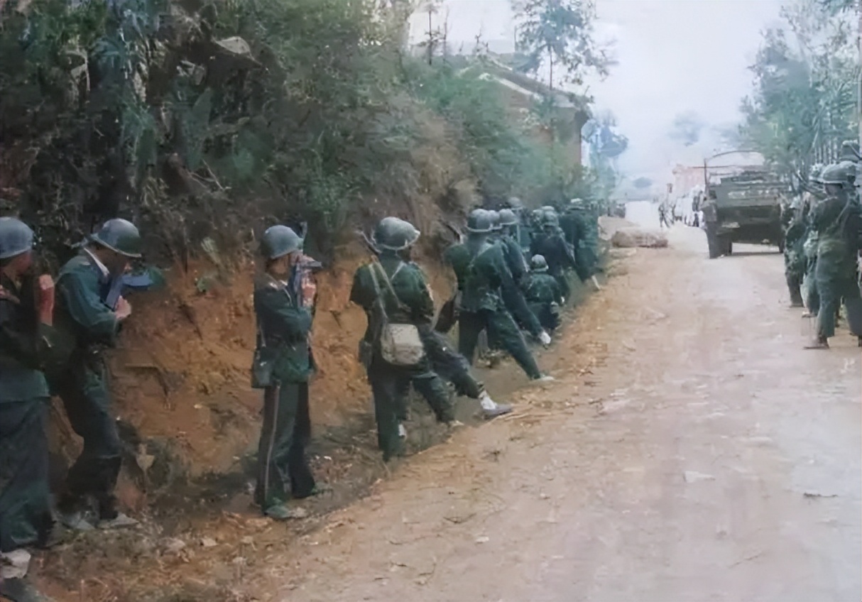 25岁民警倒下一瞬间,22岁缉毒警察牺牲前照片曝光