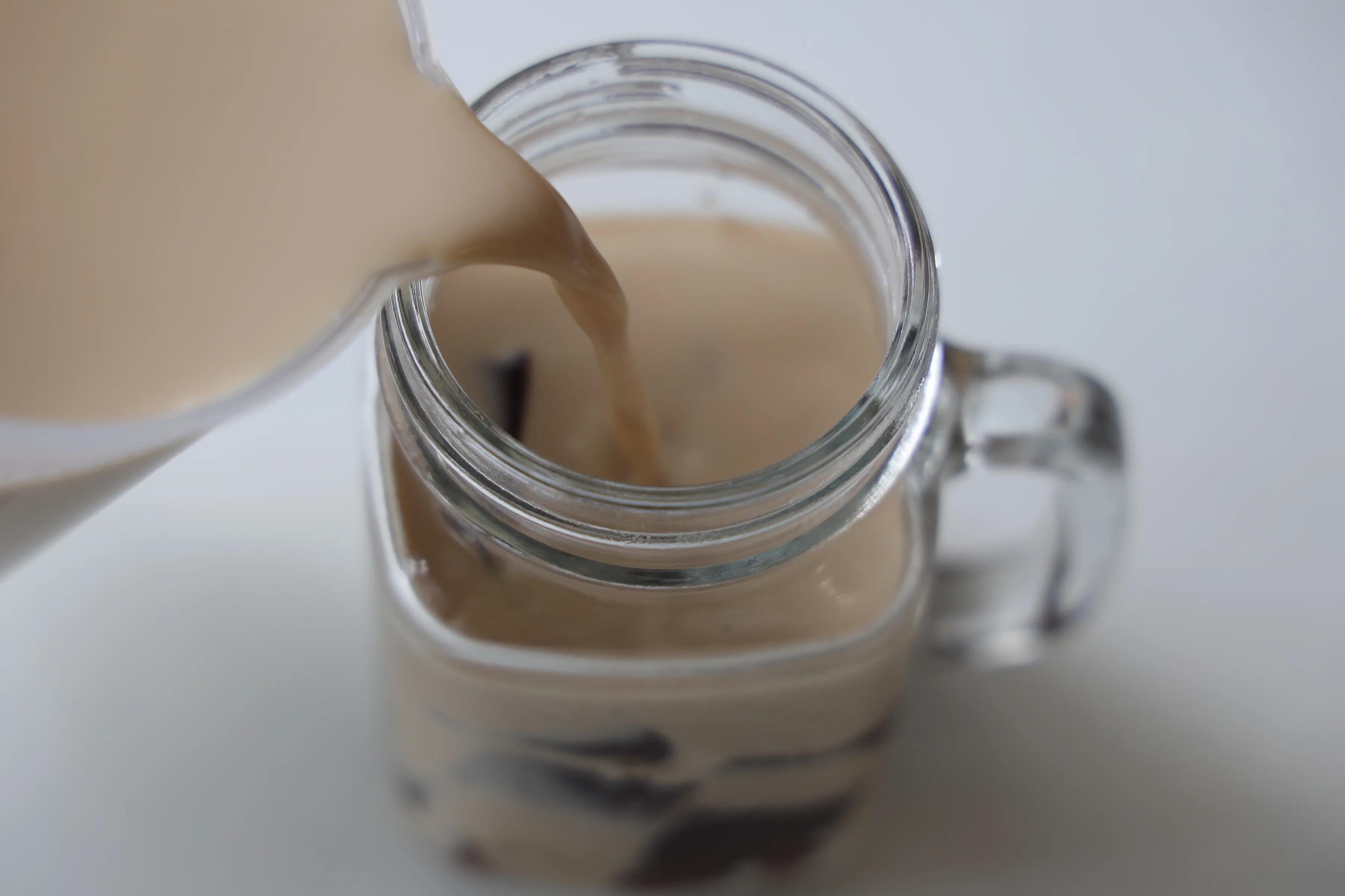 奶茶要怎么做最快最好喝还很简单,奶茶还是自己动手做才能喝得放心