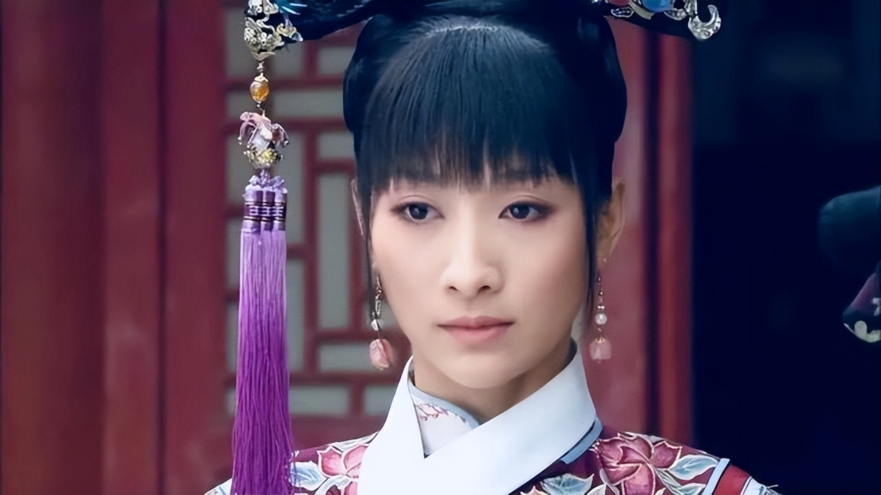 既显苦相又显老,脸上有这几个特征的女生是高级脸