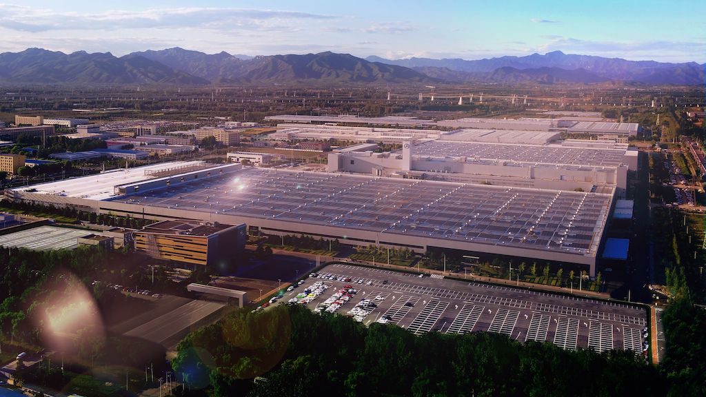 北京奔驰eqe厂里,北京奔驰汽车新能源