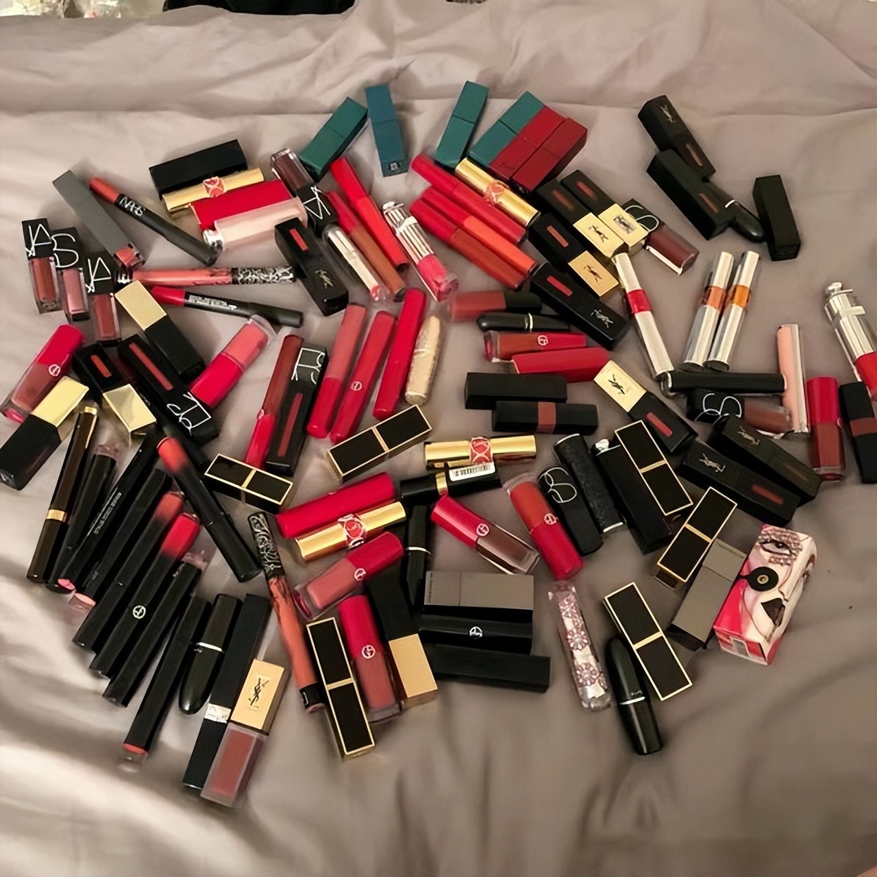 便宜的口红和大牌口红的区别,便宜口红和贵的口红原料区别