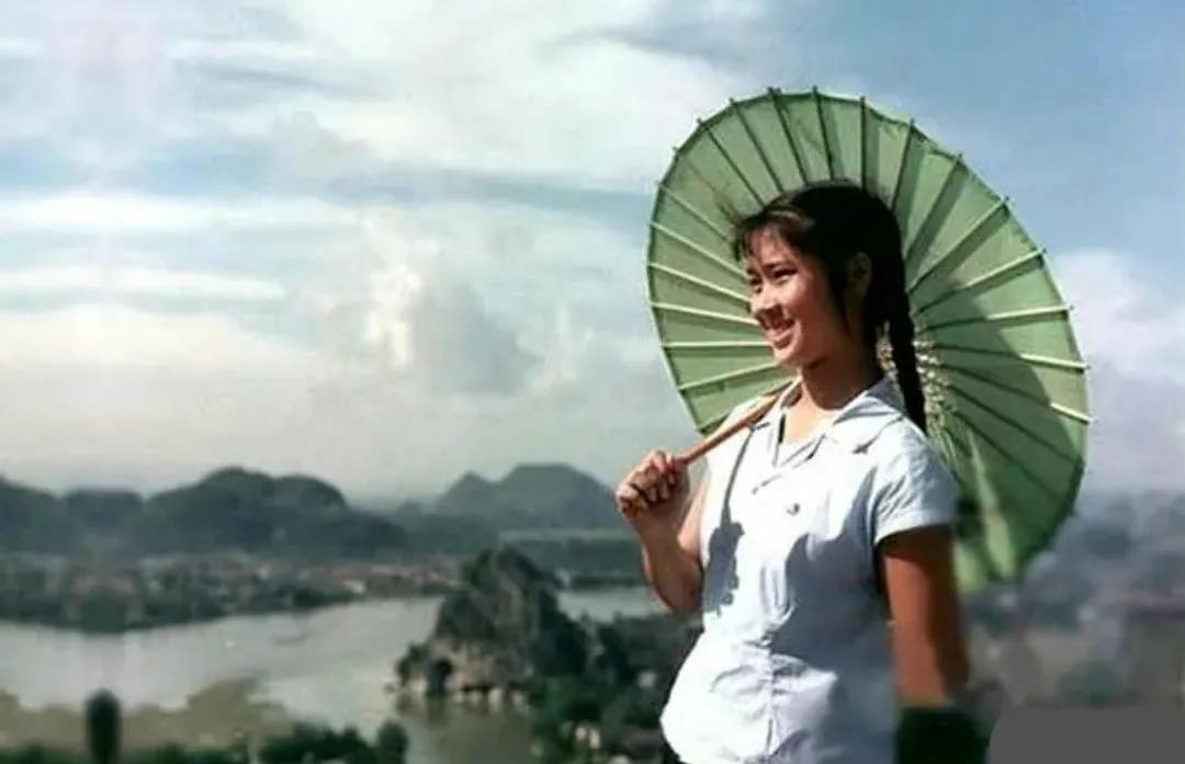 刘三姐黄婉秋病逝不到一年,刘三姐黄婉秋病逝