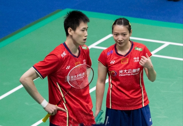 羽毛球黄鸭爆冷,黄鸭组合爆冷夺冠