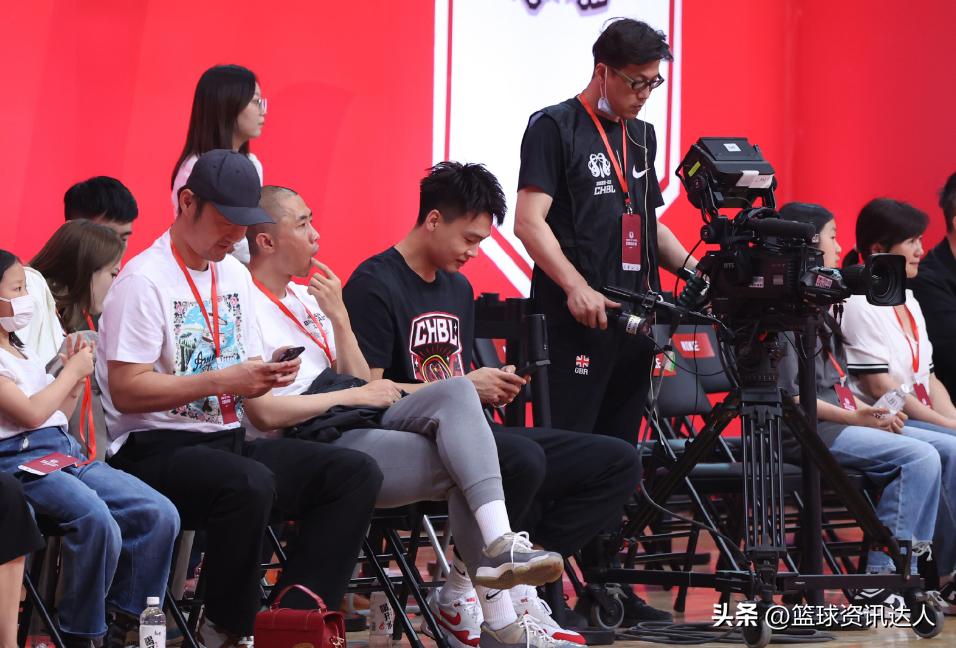 耐高总决赛赵睿易建联,赵睿现身耐高总决赛在哪比赛的