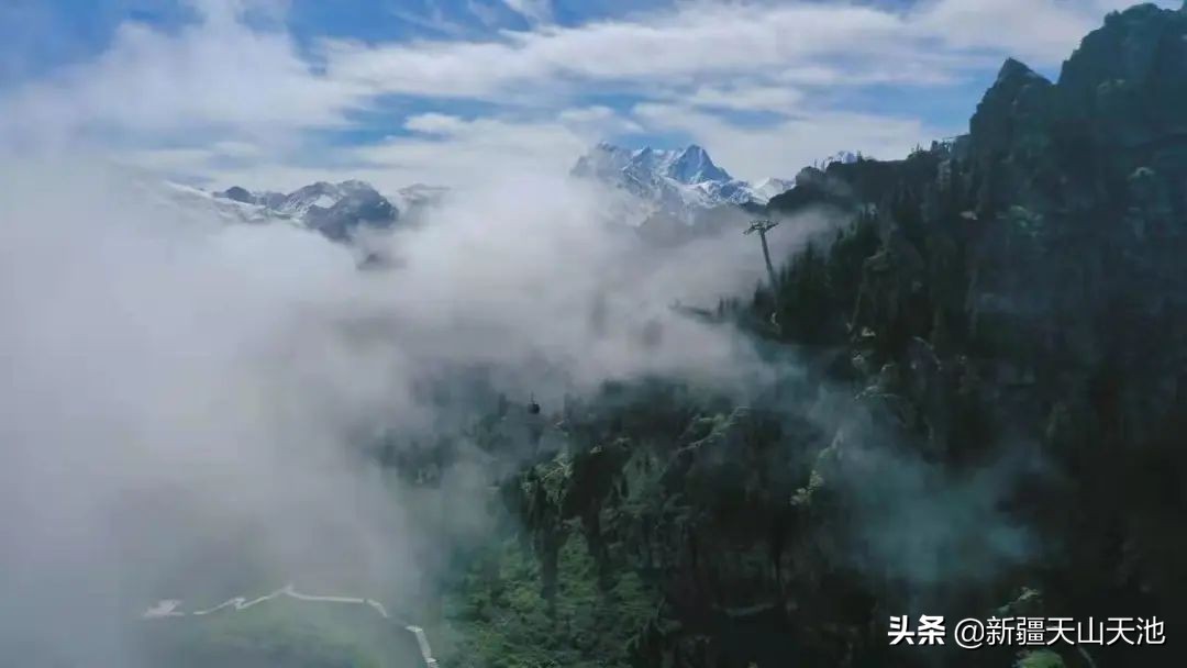 天山博格达峰顶,天山博格达主峰