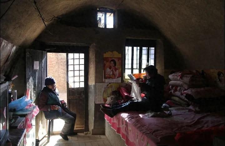 宁住抬轿屋不住井字房,宁住碰头屋不住背水房