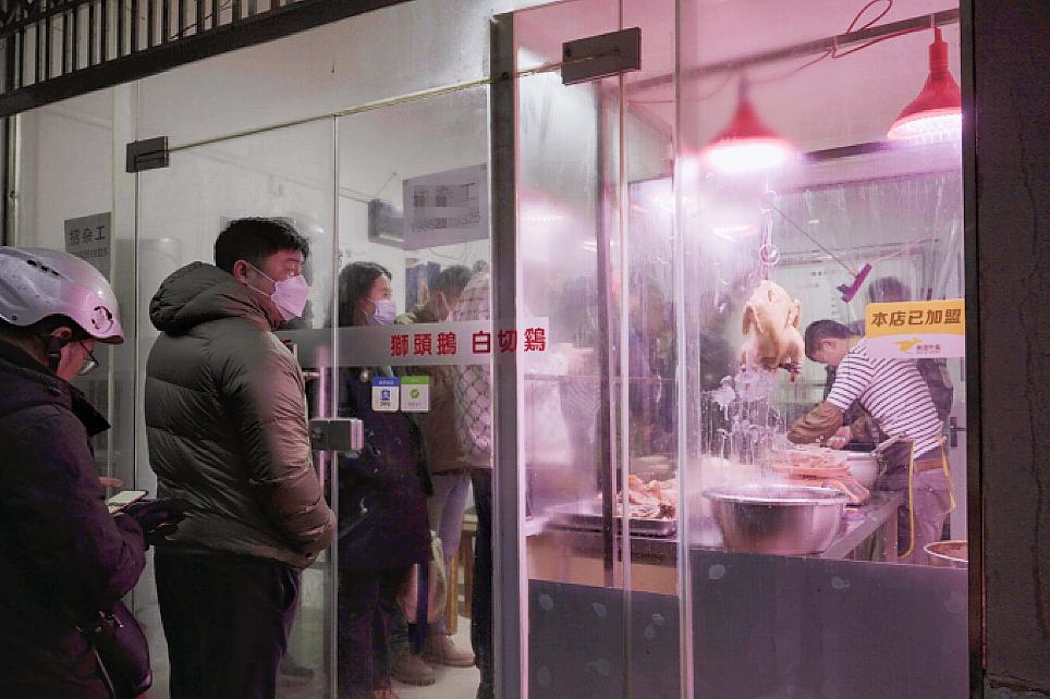 一周营业额,每天营业额翻三倍