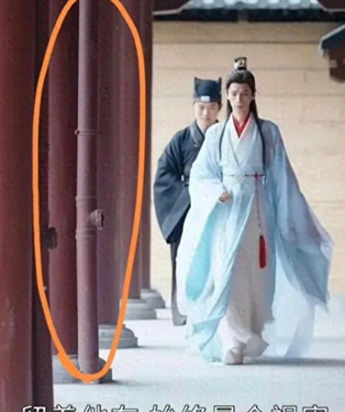 胸罩*点露**，花式泳衣，这些辣眼睛的操作，导演肚子里没一点墨水吗