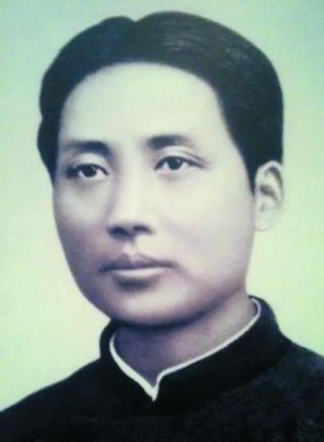 1926年，毛*东泽**努力探索出一条中国民主革命斗争的道路