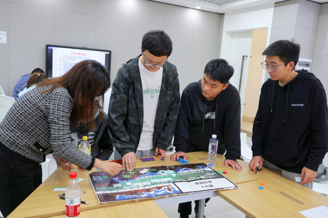 为什么华夏理工学院学费这么贵,为什么选择帝国理工