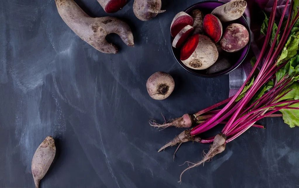 尿尿红色需要做什么检查,小便是红色的血尿是什么原因