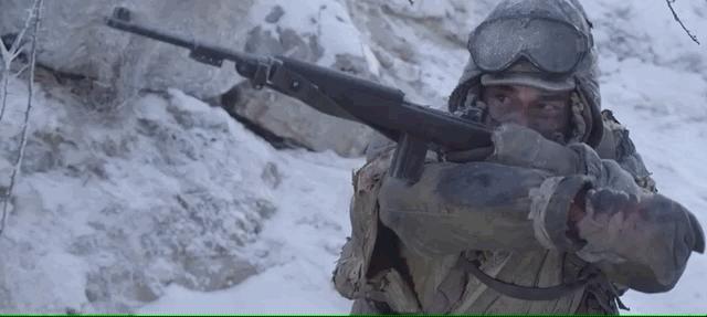 为何尘封72年?徐克发挥什么特长?美军死去士兵那瓶酒有何隐喻?